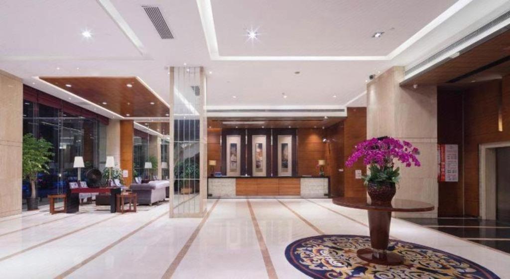 Leisure Hotel Dongguan  Exterior photo