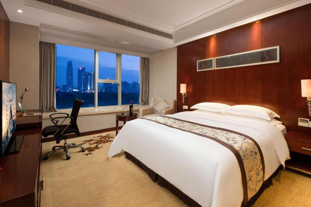 Leisure Hotel Dongguan  Exterior photo