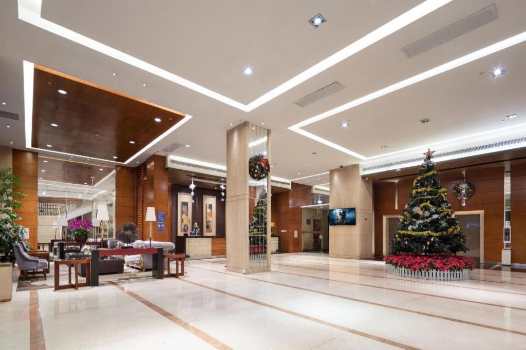 Leisure Hotel Dongguan  Exterior photo