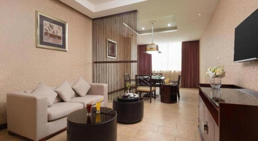 Leisure Hotel Dongguan  Exterior photo