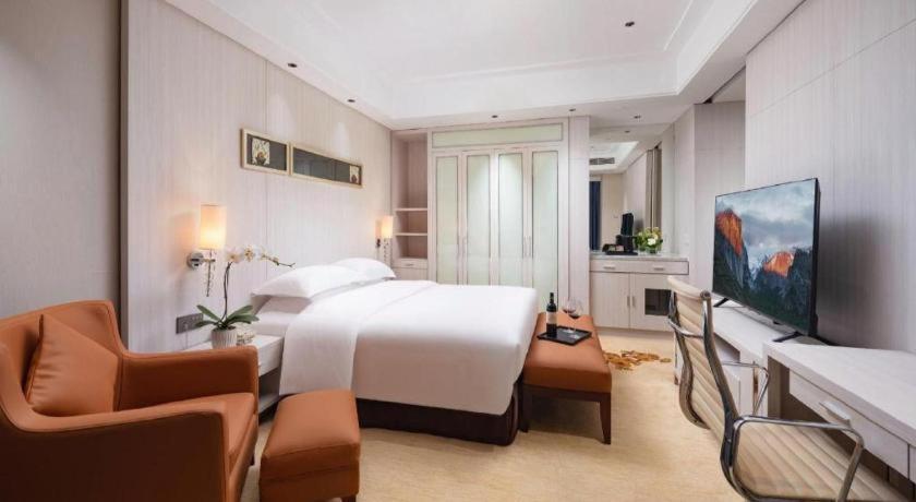 Leisure Hotel Dongguan  Exterior photo