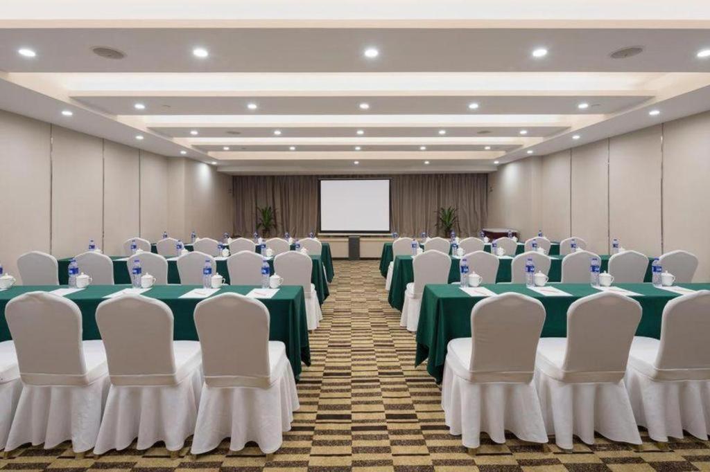 Leisure Hotel Dongguan  Exterior photo