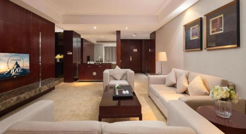 Leisure Hotel Dongguan  Exterior photo
